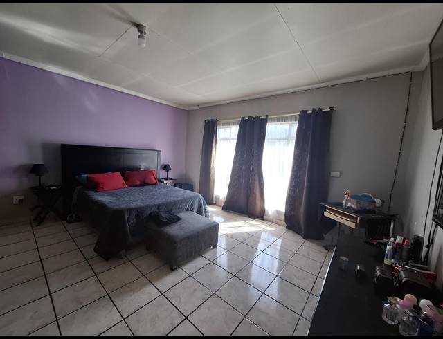3 BEDROOM HOUSE FOR SALE IN STRUBENVALE